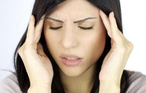 Often, patients with abnormal development of the cervical vertebrae complain of a migraine-like headache and darkening of the eyes.